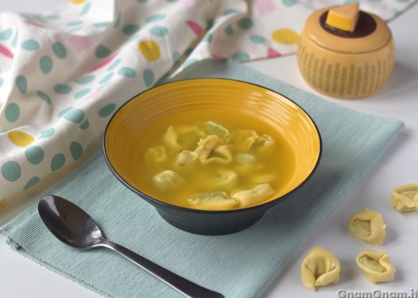 Tortellini in brodo