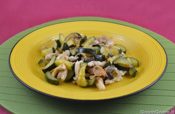 Straccetti di pollo con zucchine