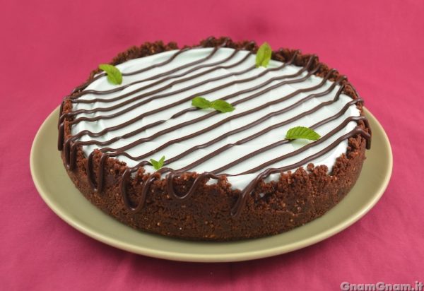 Torta menta e cioccolato senza cottura