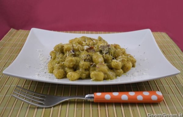 Gnocchi speck e pistacchio