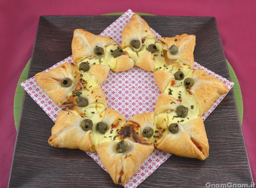 Torta Stella Di Natale.Stella Di Sfoglia Al Salmone La Ricetta Di Gnam Gnam