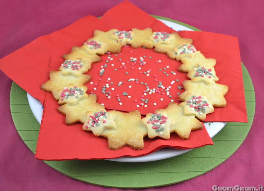 Biscotti Segnaposto Di Natale.Centrotavola Natalizio Di Biscotti La Ricetta Di Gnam Gnam