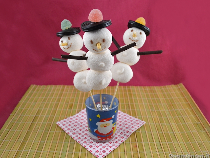 Pupazzi di neve con marshmallows Foto finale