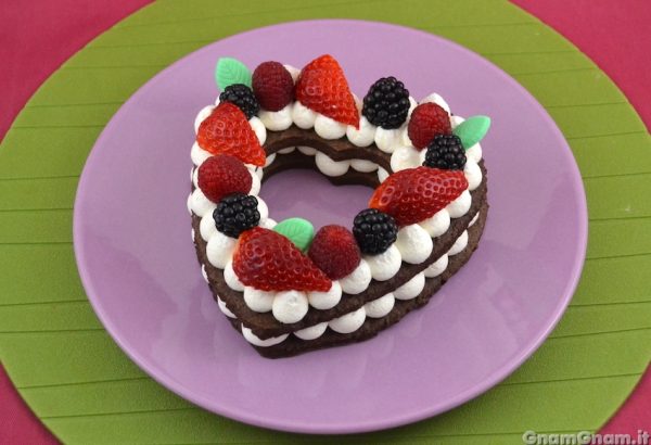 Torta per due a forma di cuore