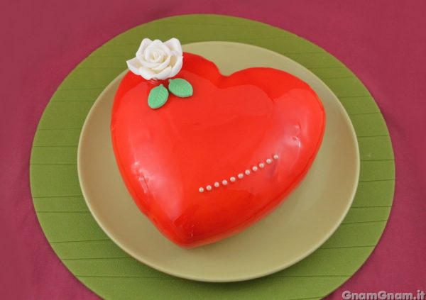 Torta a forma di cuore