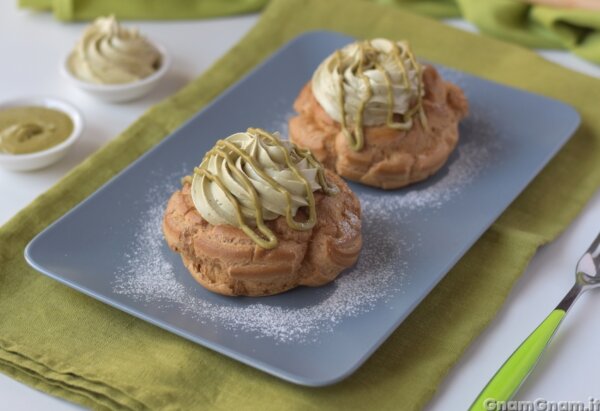 Zeppole di San Giuseppe al pistacchio