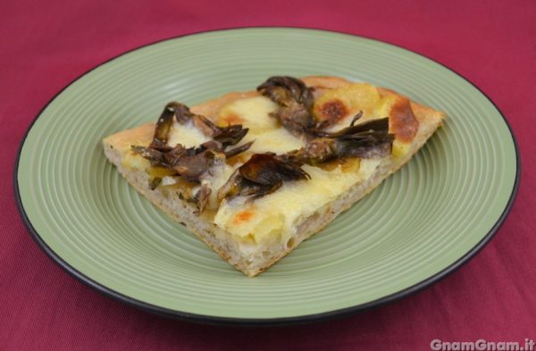 Pizza con patate e carciofi