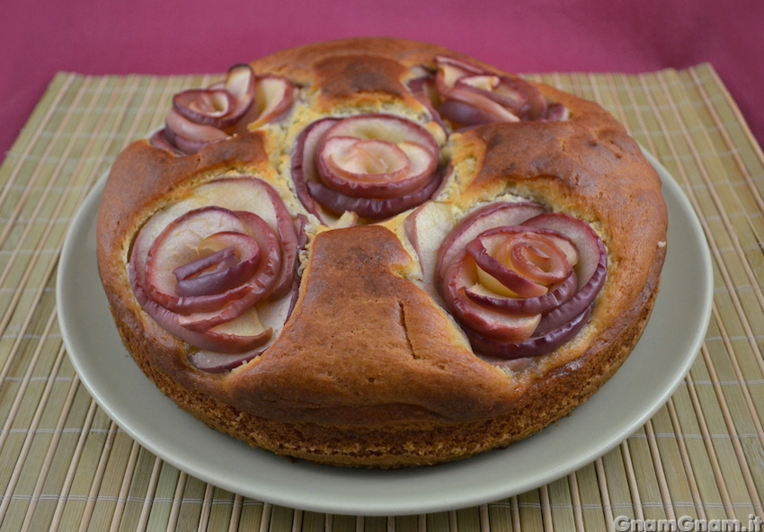 Torta con rose di mela