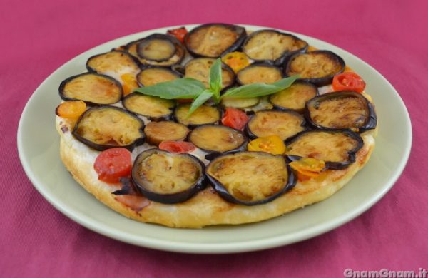 Torta salata rovesciata alle melanzane