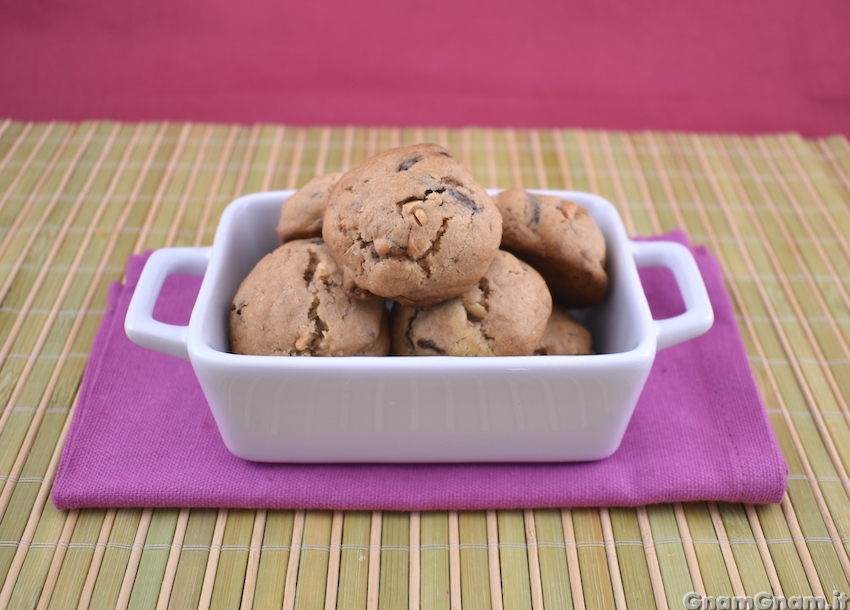 Biscotti anacardi e cioccolato