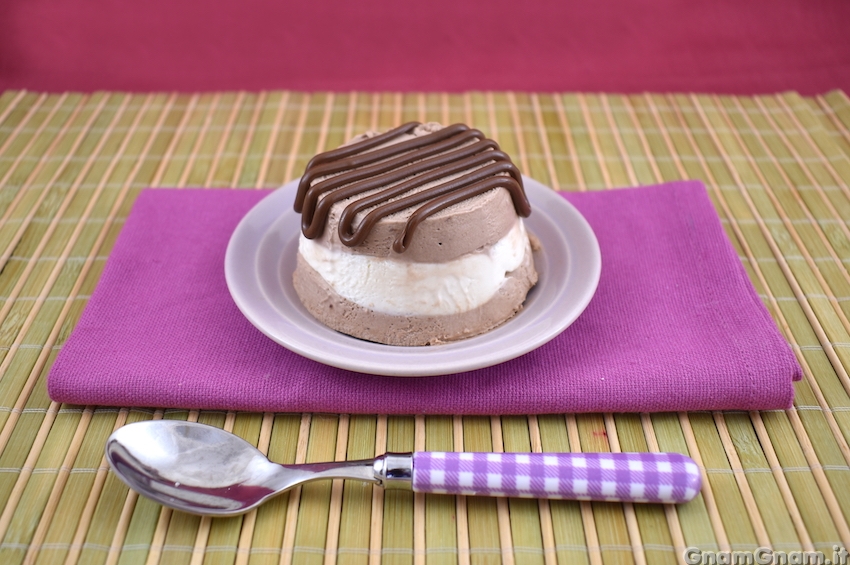 Semifreddo al triplo cioccolato