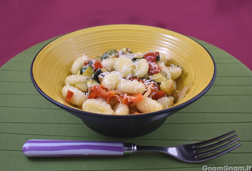 Gnocchi peperoni e zucchine