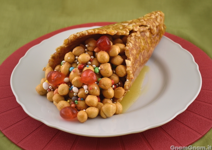 Struffoli Di Natale.Cornucopia Con Struffoli La Ricetta Di Gnam Gnam