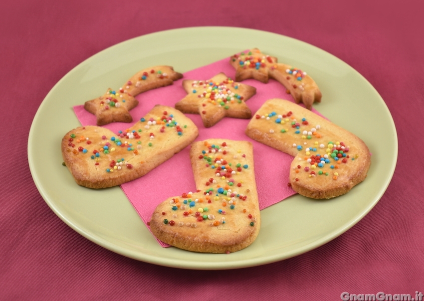 BISCOTTO BEFANINI CON ZUCCHERINI ricetta facile