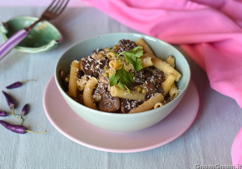 Pasta funghi e piselli