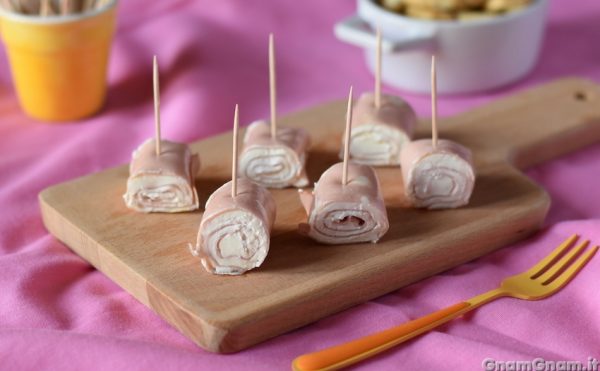 Involtini di mortadella