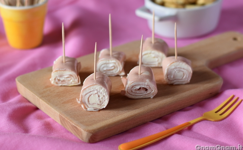 Involtini di mortadella