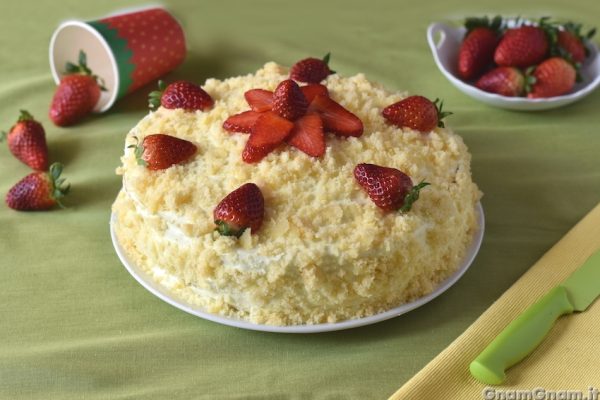 Torta mimosa alle fragole