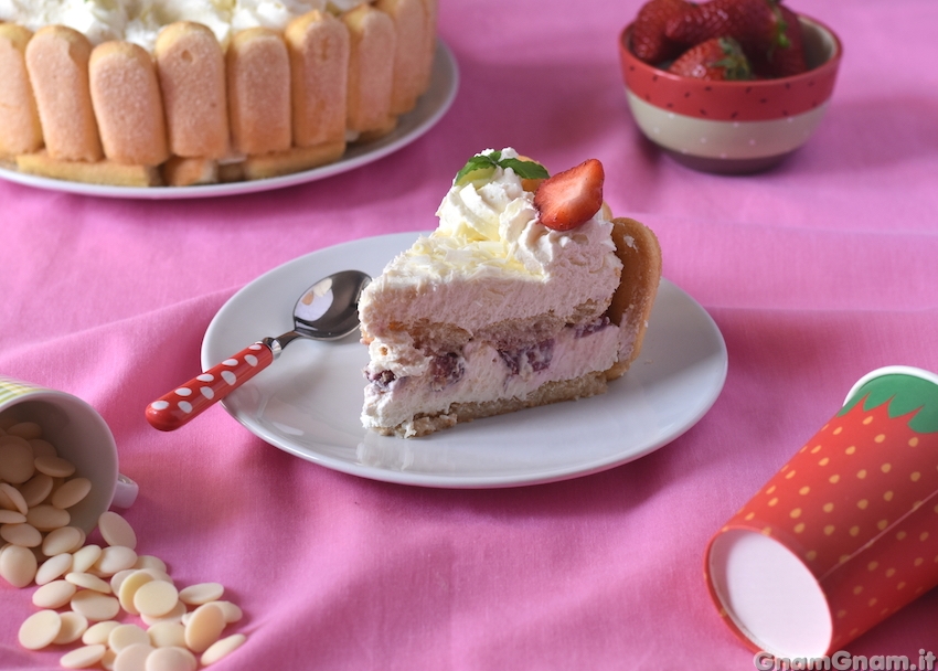 Tiramisù cioccolato bianco e fragole Foto finale