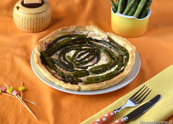 Torta salata asparagi e salmone