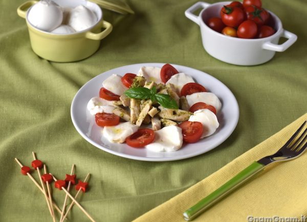 Insalata di pollo alla caprese