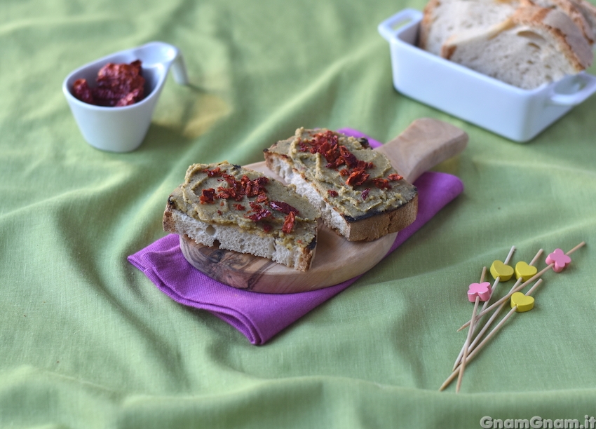 Bruschette con broccoli e peperoni cruschi