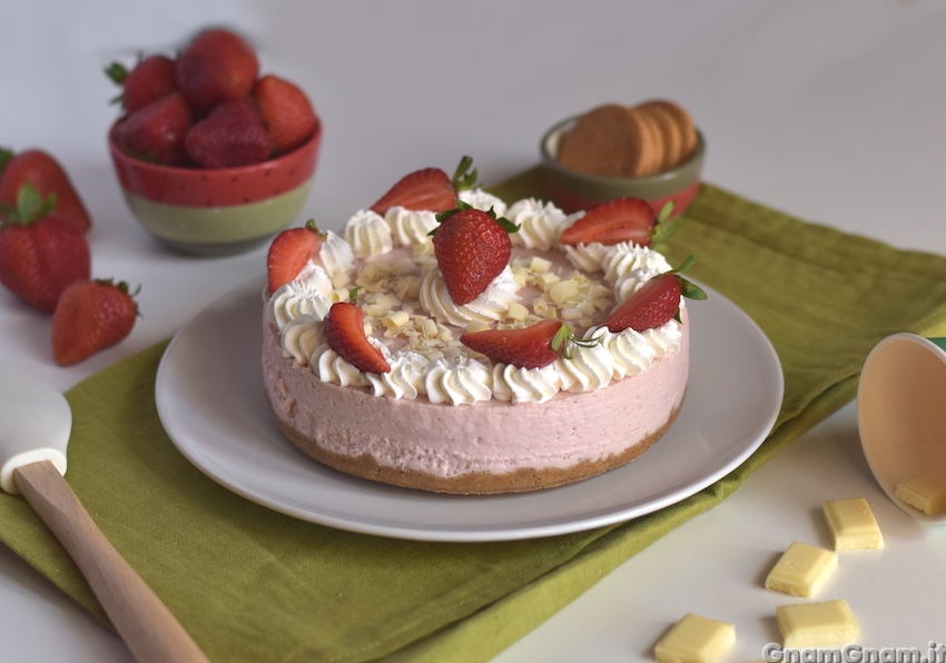 Torta fredda cioccolato bianco e fragole