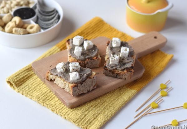 Bruschette con crema di funghi