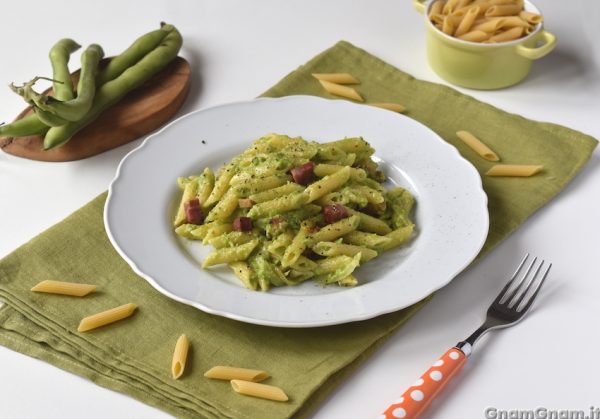 Pasta con pesto di fave