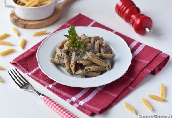 Pasta con crema di funghi