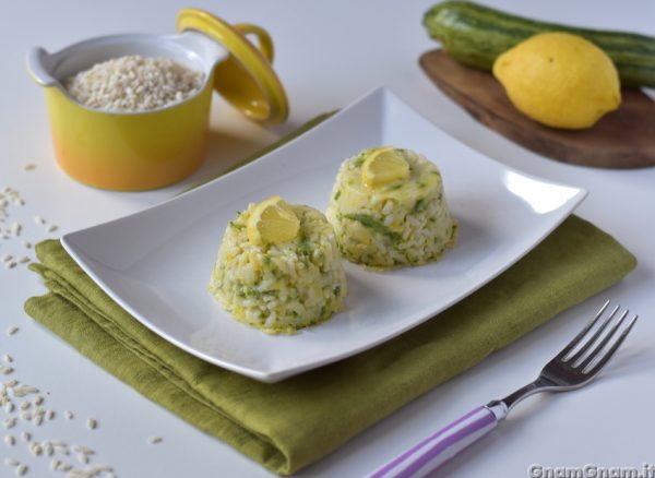 Tortini di riso freddi zucchine e limone