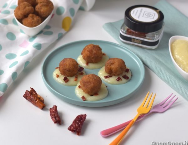 Polpette di baccalà su crema di patate