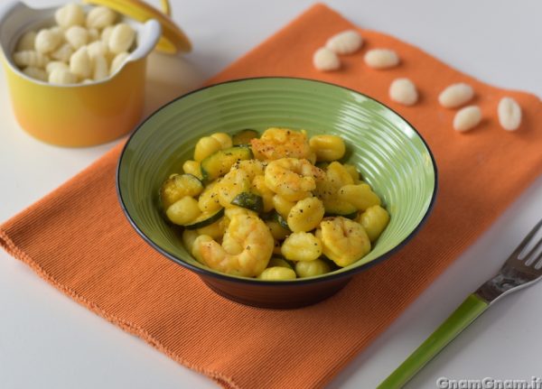 Gnocchi zucchine gamberi e zafferano