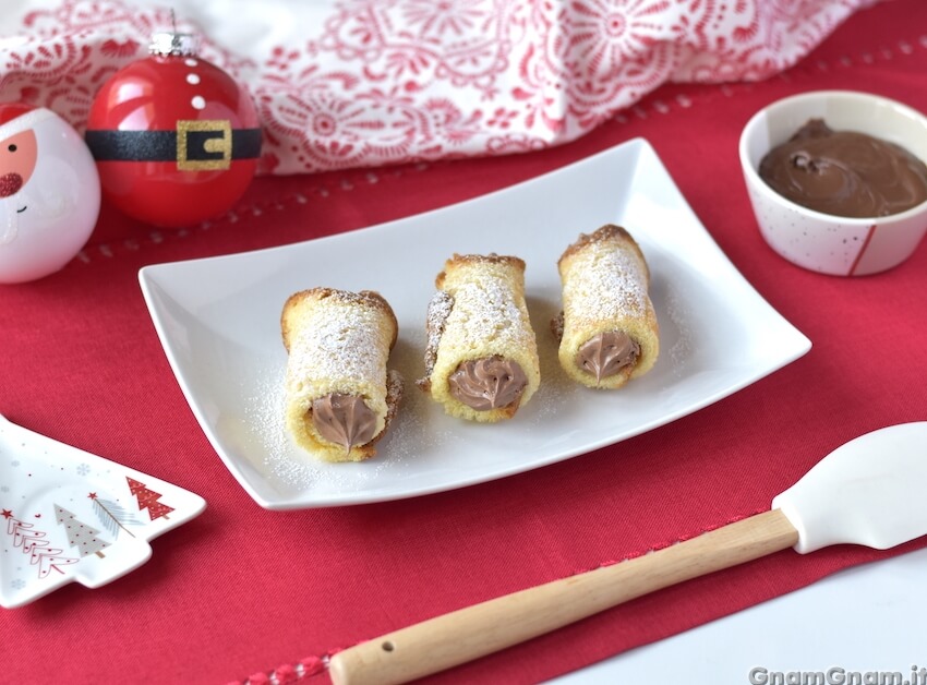 Cannoli di pandoro alla nutella