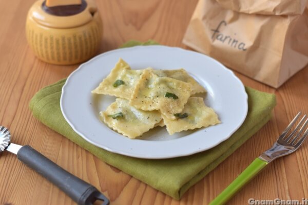 Ravioli ricotta e spinaci