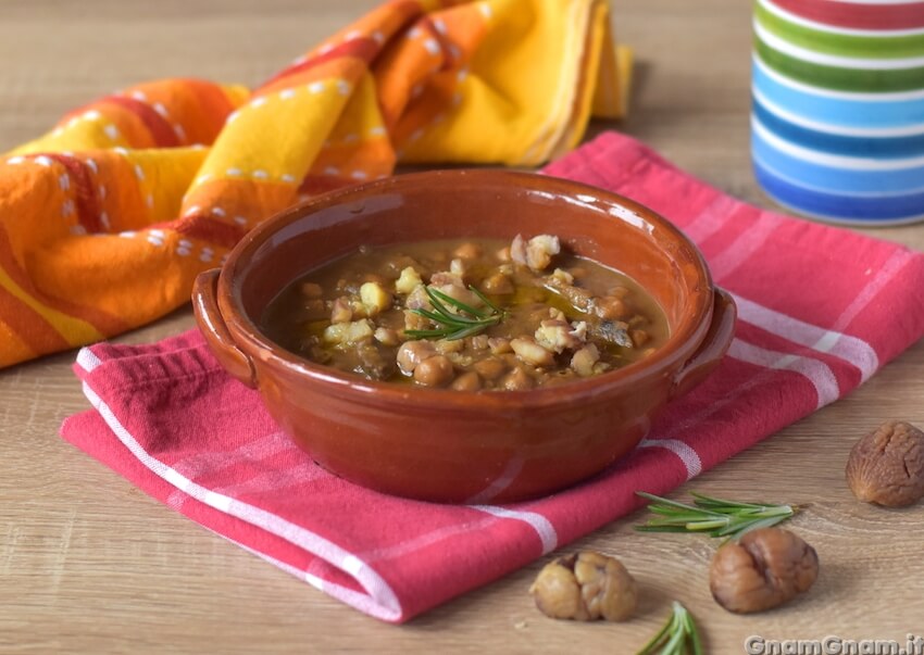 Zuppa di ceci funghi e castagne